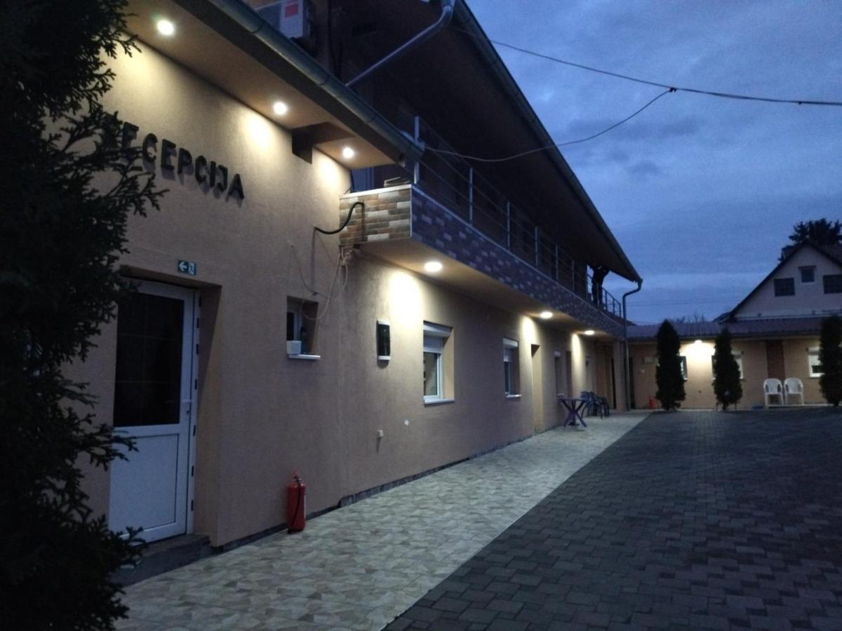 Rooms Stefan ซูโบติกา ภายนอก รูปภาพ